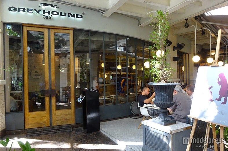 「GREYHOUND Cafe」外観