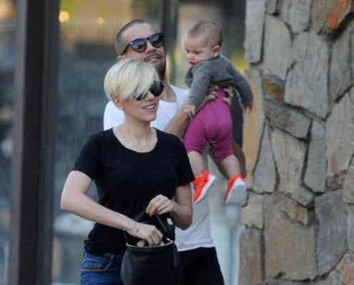 スカーレット・ヨハンソン、長女ローズちゃんはパパ似?