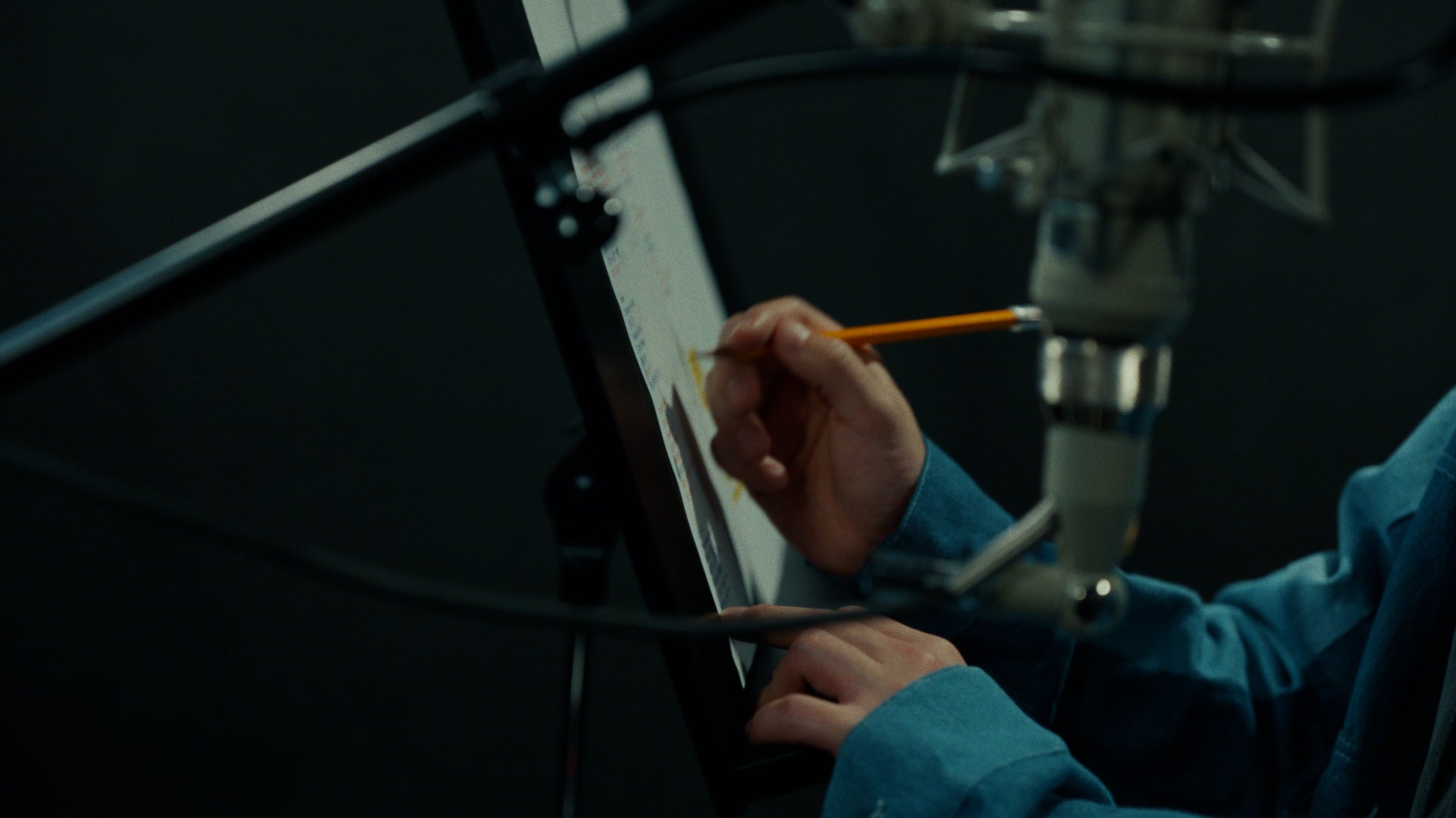 新WEBムービー「サン生と楽曲作ったよ」篇より（提供写真）