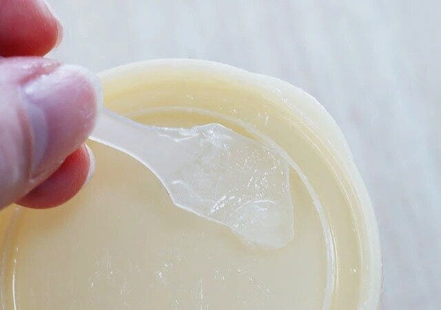 ダイソーのメイクスパチュラ（斜めカット型、30本）3