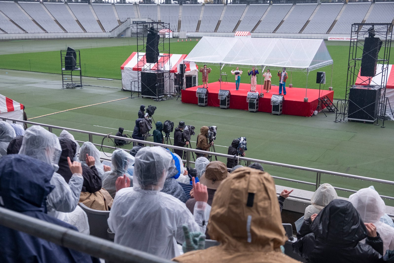 Little Glee Monster（提供写真）