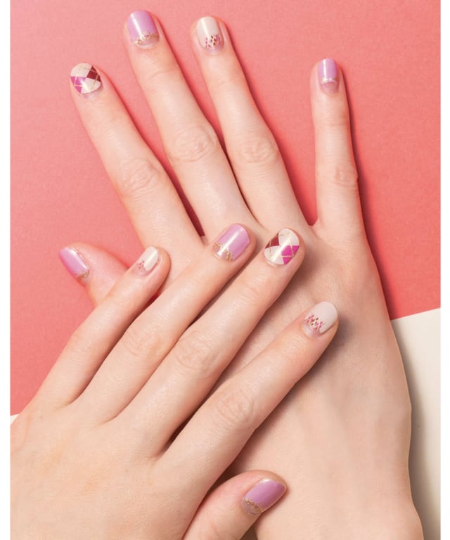 フレンチデザインのネイルシール