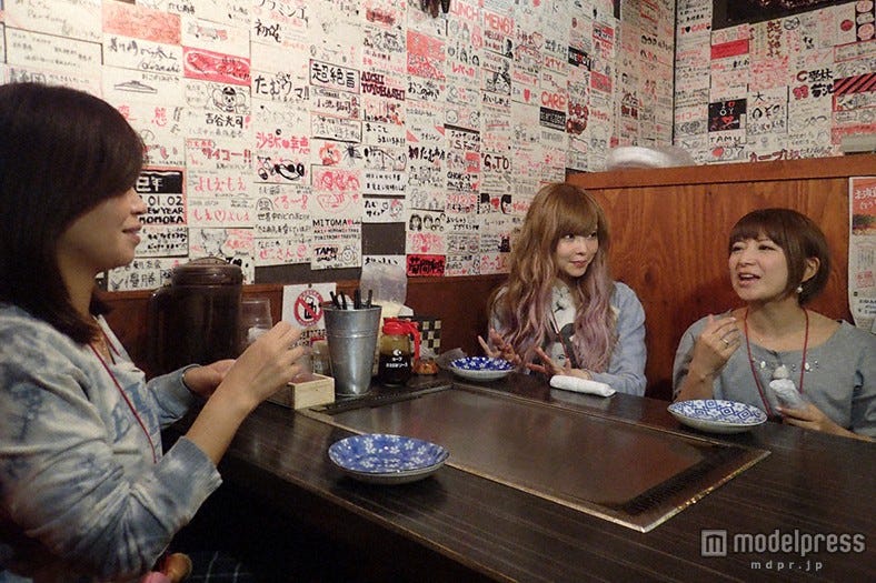 矢口真里、復帰後初ロケで益若つばさと広島へ 鋭い質問にタジタジ