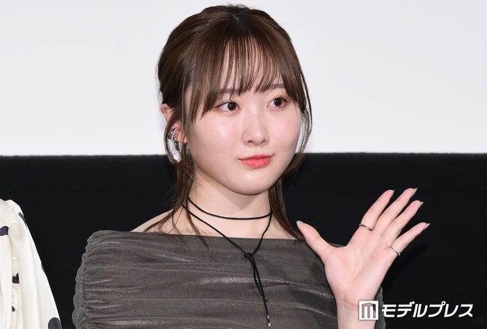 本田望結、ミニ丈トップスから美ウエストちらり「引き締まってる」「大人っぽい」と反響