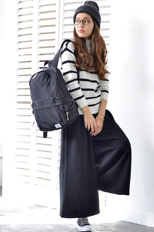 黒リュックサック「coca」2,790円(税込)/画像提供:coca