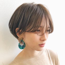 前髪を変えるだけで小顔に見える!?美人見えする噂のヘアを徹底解明♡