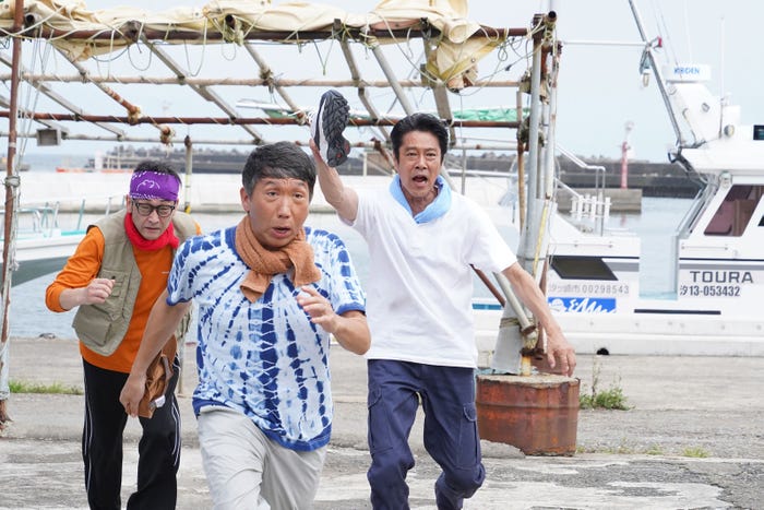 (左から)吹越満、梶原善、堤真一「ファーストペンギン!」第1話より(C)日本テレビ