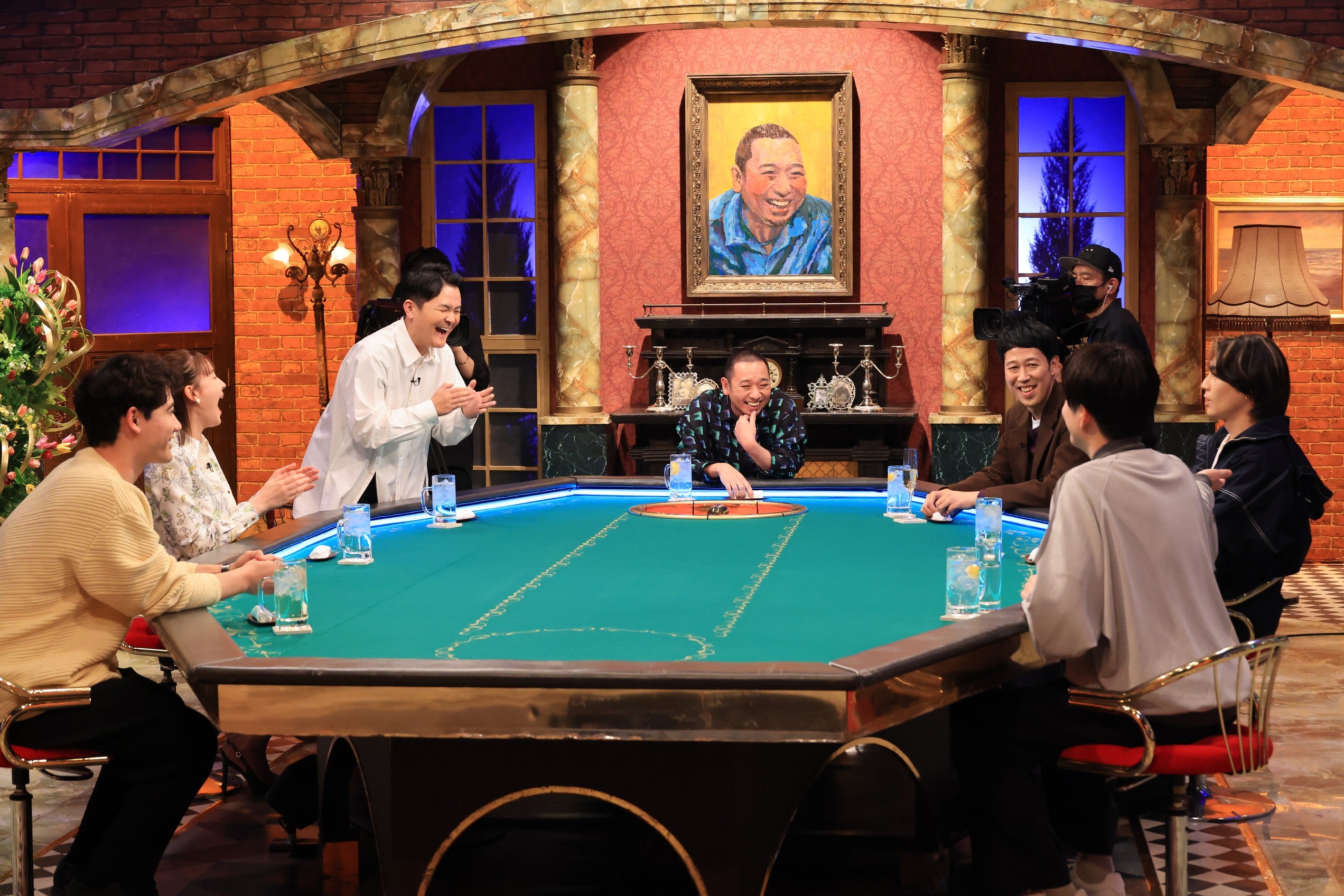 （左手前から時計回りに）国山ハセン、トリンドル玲奈、ノブ、大悟、小籔千豊、松田元太、河井ゆずる（C）フジテレビ