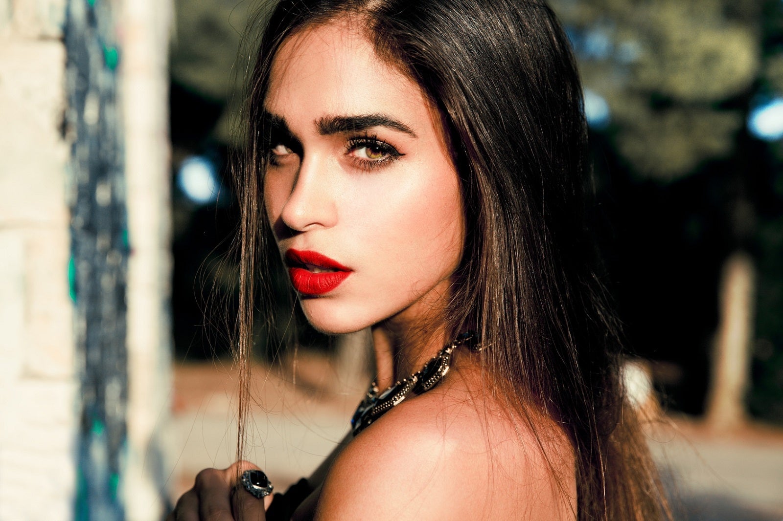 外見ばかりを褒めてくる男性には注意が必要（Photo by konstandinos／Fotolia）