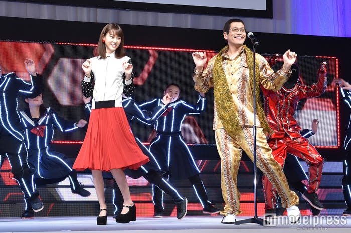 桐谷美玲、ピコ太郎 (C)モデルプレス