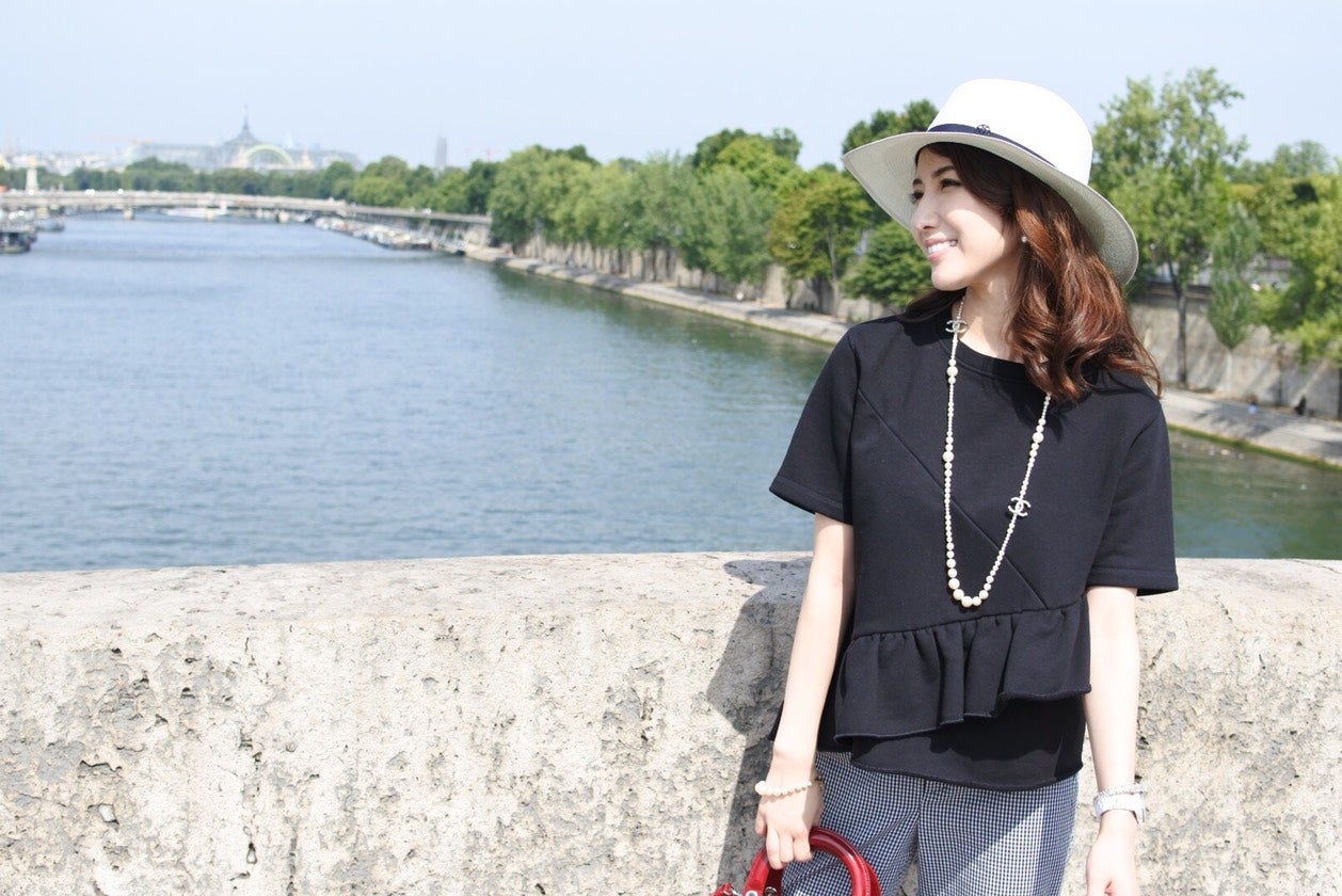 セーヌ川を散歩しながら記念にパシャリ （提供画像）