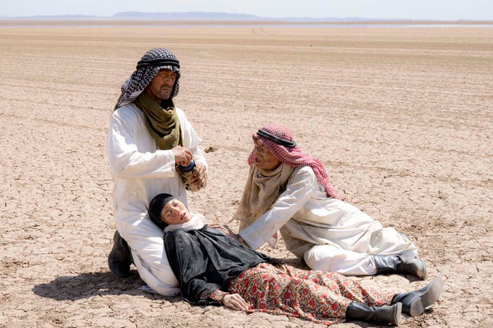 阿部寛、二階堂ふみ、堺雅人「VIVANT」第3話より(C)TBS