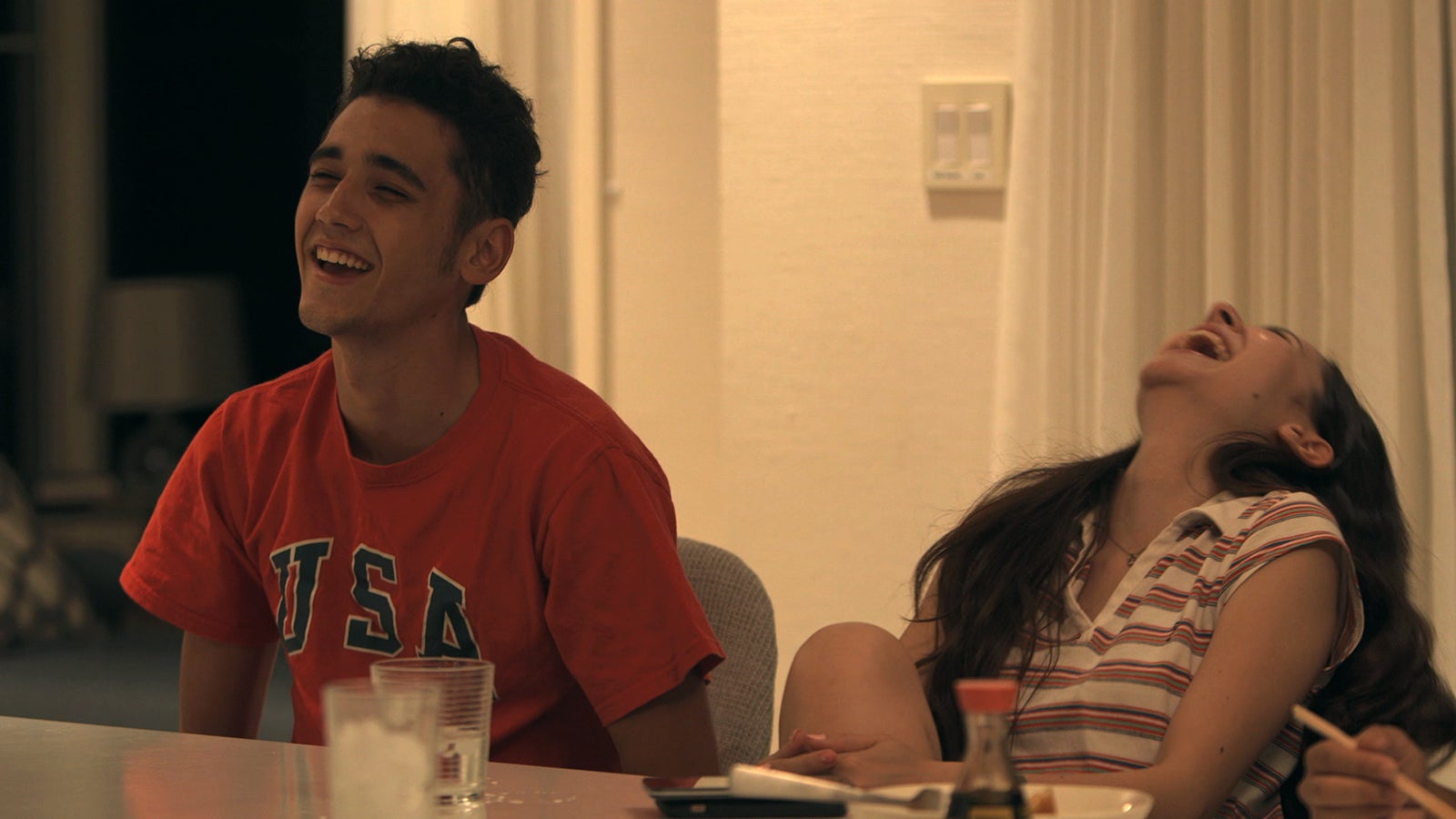 侑哉、奈緒美『TERRACE HOUSE ALOHA STATE』3rd WEEK（C）フジテレビ／イースト・エンタテインメント 