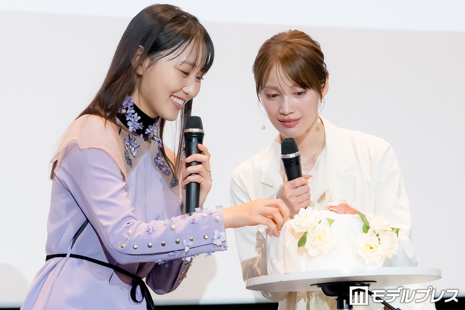 菅井友香、中村ゆりか（C）モデルプレス