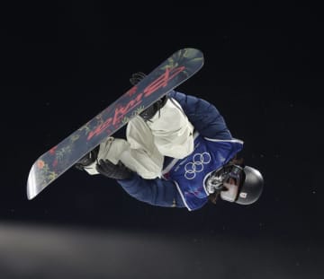 恐るべし平野歩夢 決勝1回目で衝撃の試合初挑戦フロントサイドダブルコーク1620を敢行 転倒も連覇へ攻めの姿勢みせる 骨盤骨折の大けがから27日