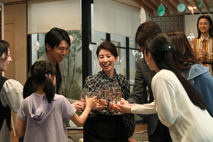 平岩紙、夏野琴子、高橋光臣、三石琴乃、北川景子「リコカツ」第4話より(C)TBS