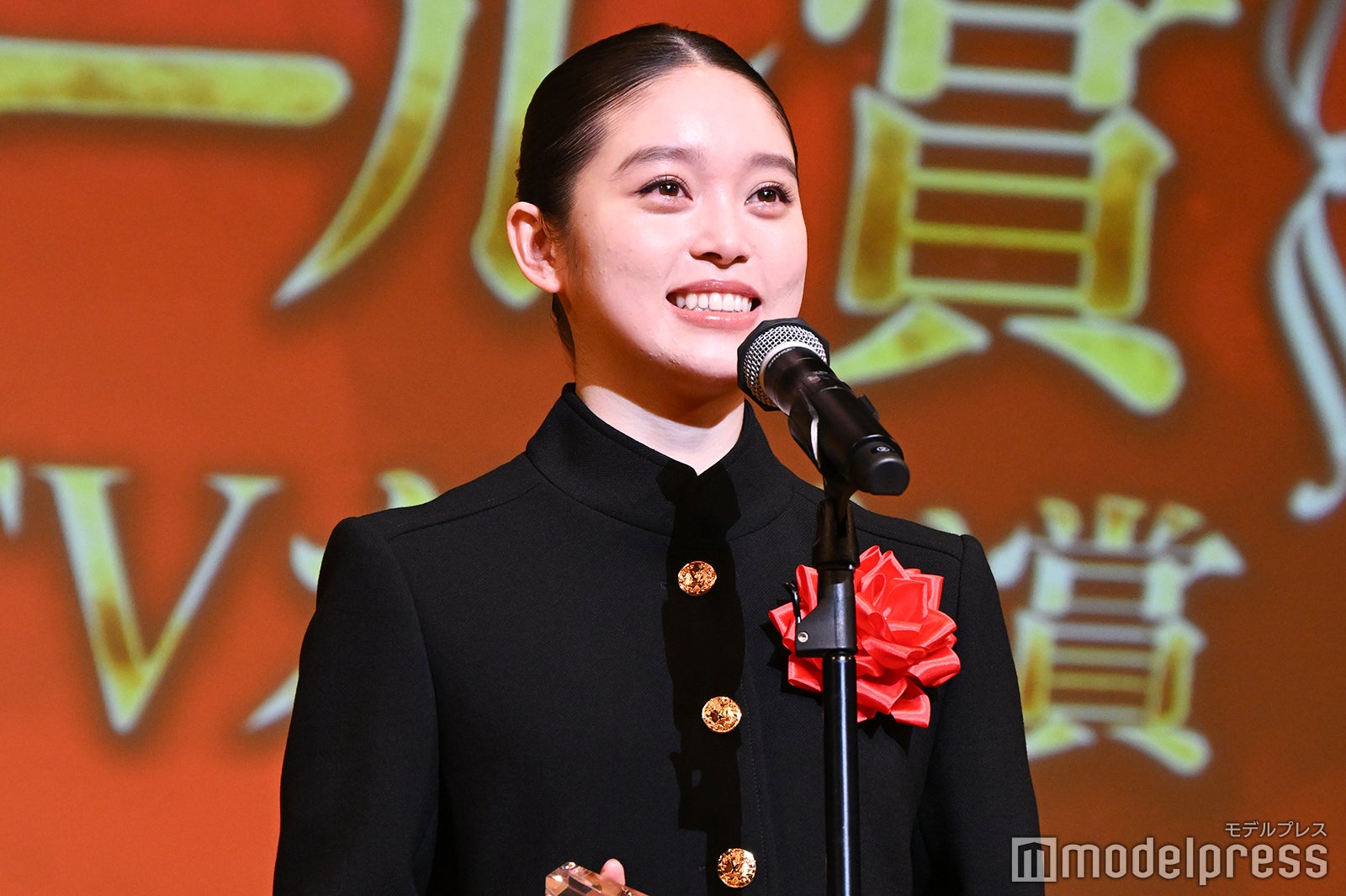 高石あかりが涙目「夢のような不思議な感覚」朝ドラ「ばけばけ」吉沢亮から絶賛止まらず【2026年エランドール賞】