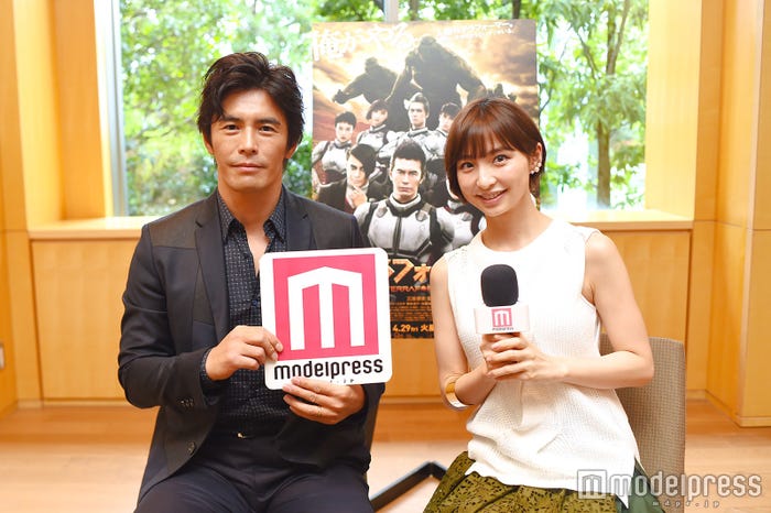 伊藤英明×篠田麻里子(C)モデルプレス