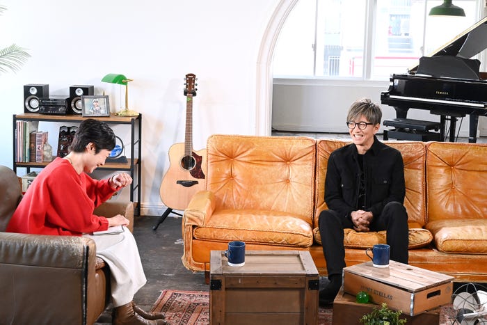 有働由美子、木村拓哉(C)テレビ朝日