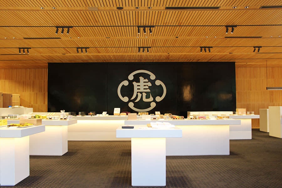 とらや 赤坂店 2階「売場」