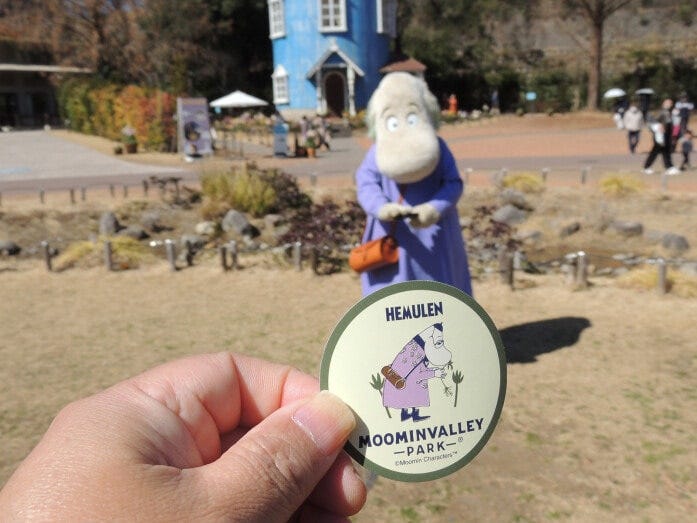 期間中、スタッフに声をかけるとヘムレンさんのステッカーがもらえます