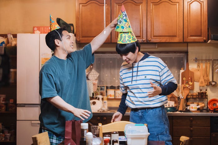 柳楽優弥、坂東龍汰「ライオンの隠れ家」第4話(C)TBS