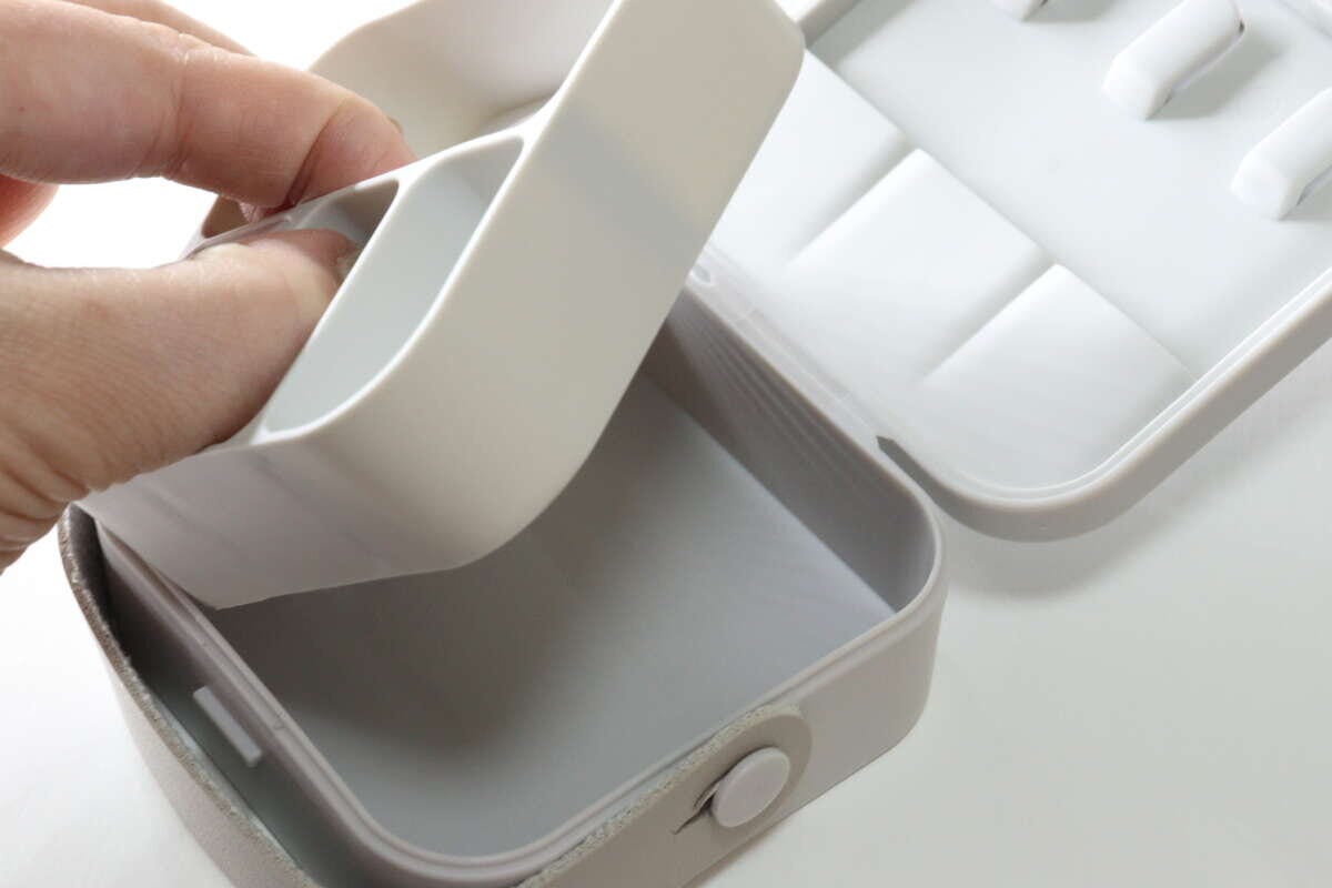 ダイソー アクセサリー収納ボックス ダイソーのアクセサリー収納ボックス