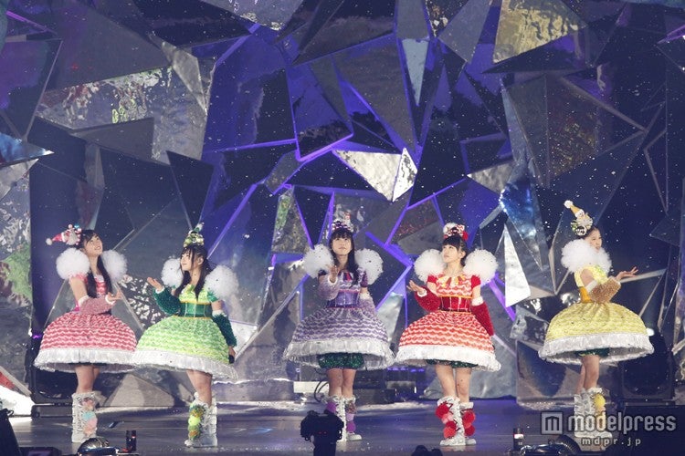 ももいろクローバーZ（左より）佐々木彩夏、有安杏果、高城れに、百田夏菜子、玉井詩織