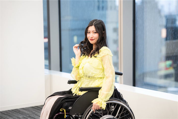 「退院はいつできますか？」両足切断を告げられた16歳少女の第一声…“車いす”モデル葦原海と語る”障がいのリアル”