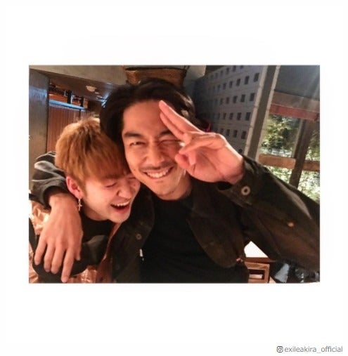 EXILE AKIRA＆GENERATIONS佐野玲於の“関係性”に反響「兄弟みたい」な仲良し2ショット公開