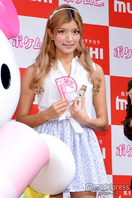 ローラ