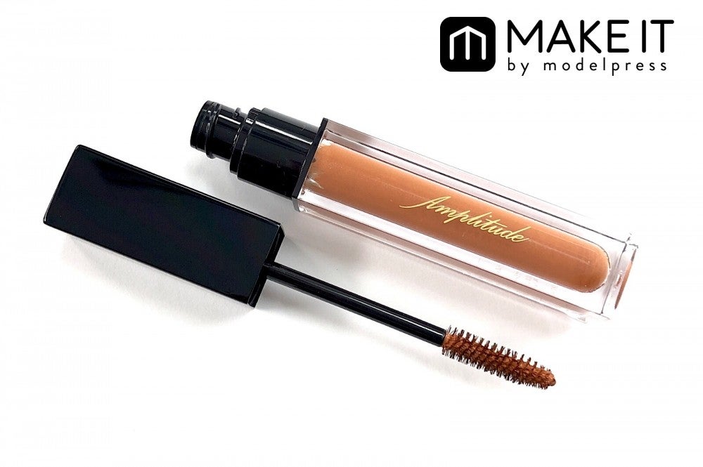 Amplitude／エクストラボリューム カラーマスカラ／05 クロームオレンジ／4,400円（税抜） (C)メイクイット