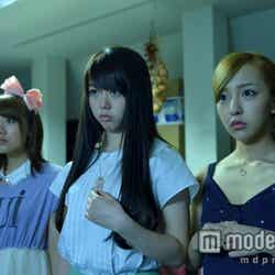 左から:高橋みなみ、峯岸みなみ、板野友美/新CMオフショット