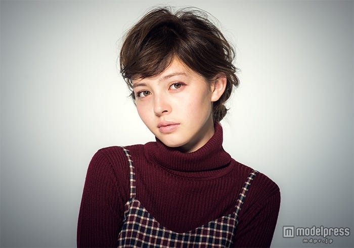 加藤ナナ/(C)Ray10月号/撮影:遠藤優貴(MOUSTACHE)