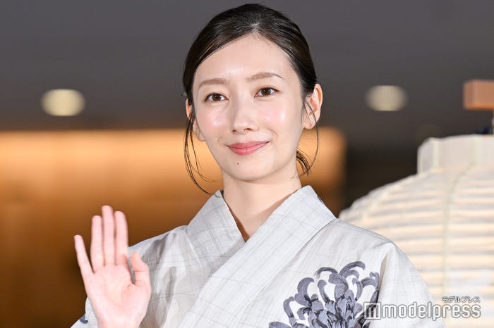 波瑠(C)モデルプレス