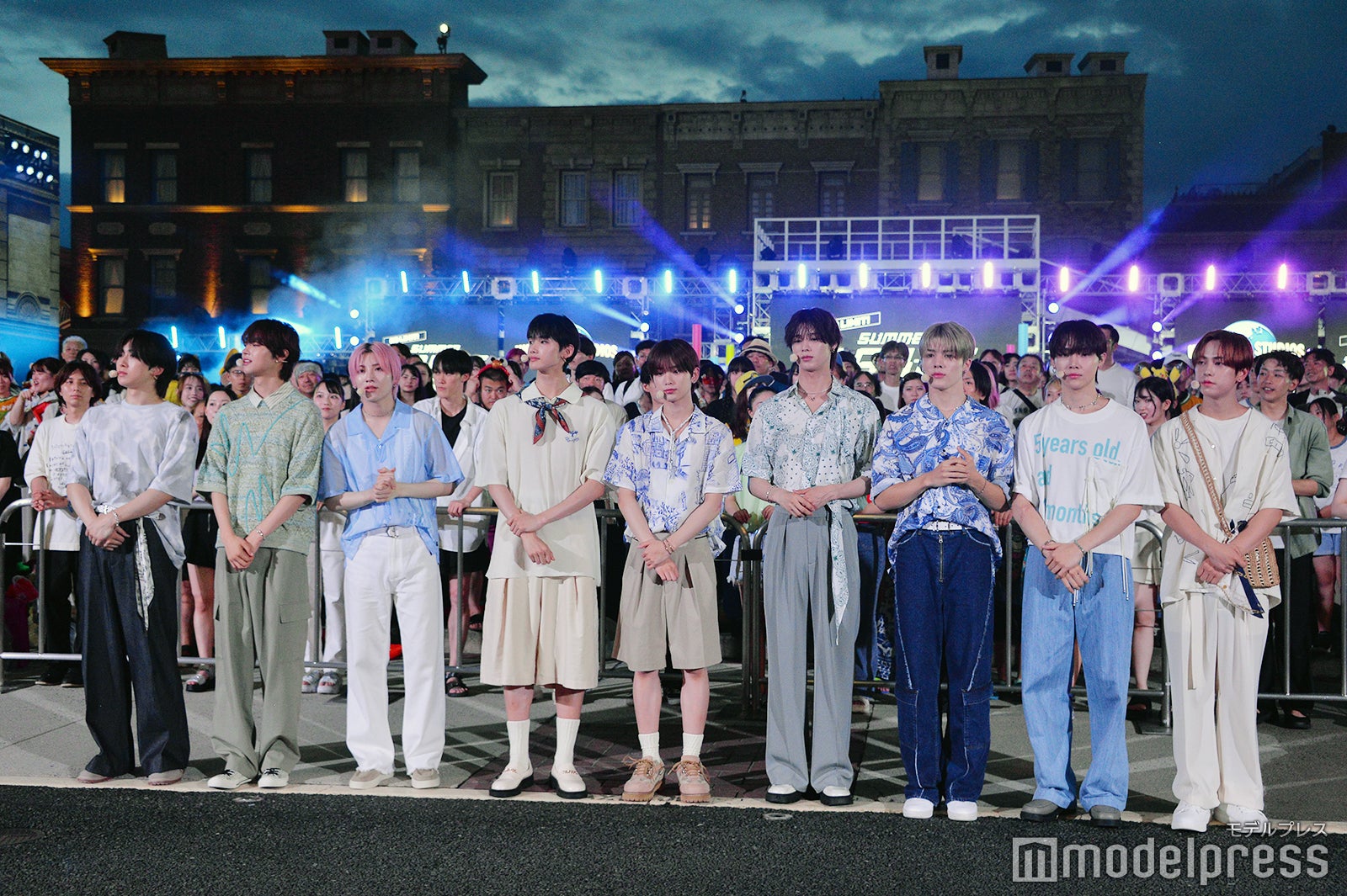 &TEAM（左より）FUMA、EJ、YUMA、JO、HARUA、K、MAKI、NICHOLAS、TAKI（C）モデルプレス