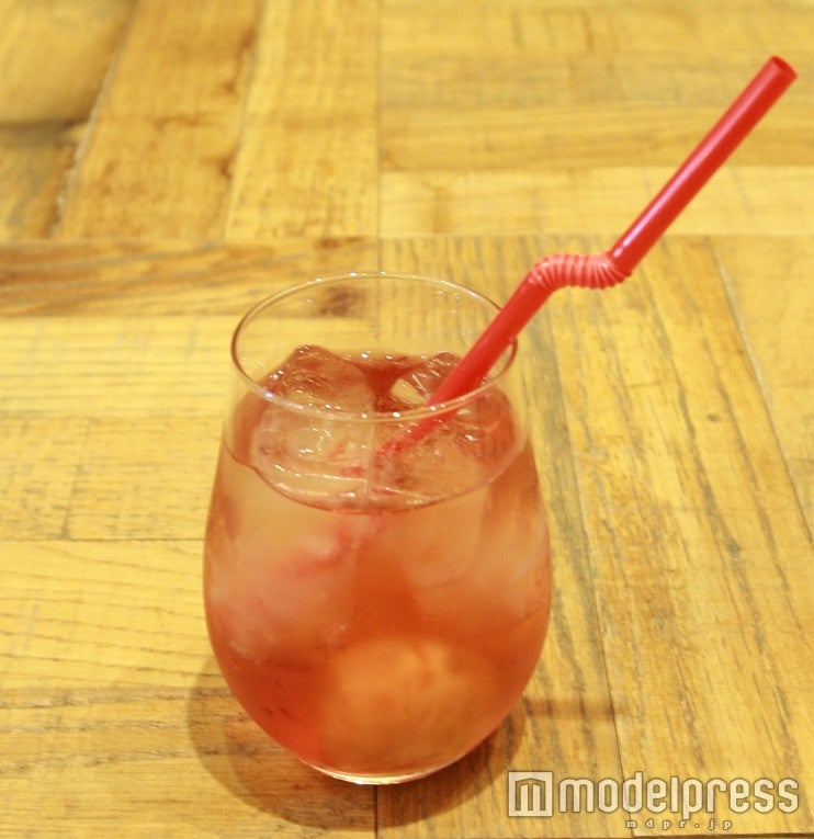 スッパマンの梅スカッシュ750円（税込）（C）鳥山明／集英社・東映アニメーション