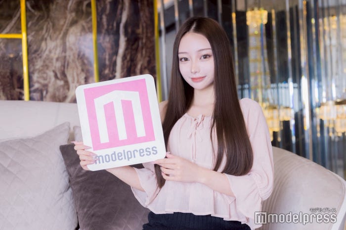 綾瀬れな「BARCELONA桃李」(C)モデルプレス