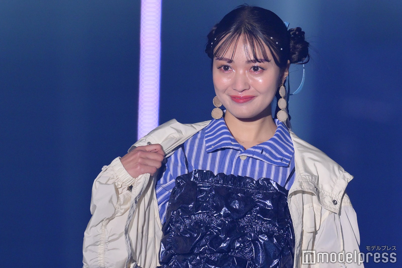 北原里英、リボンヘアがキュート 春先取りコーデで爽やかに【TGC 2024 S／S】