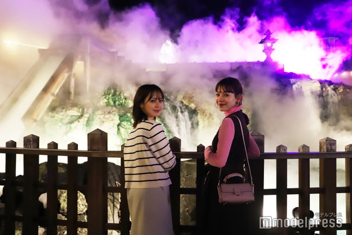 草津温泉のシンボル湯畑のライトアップは日没から24時まで（C）モデルプレス