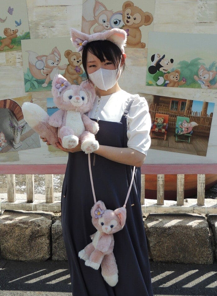 カチューシャ1700円、ぬいぐるみ4000円、ショルダーバッグ3200円