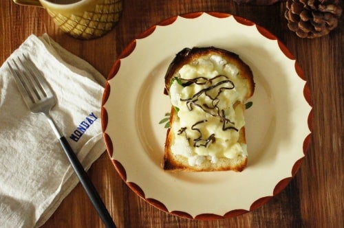 カリフラワーと塩昆布のチーズトースト