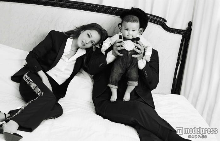 梨花 夫 息子との家族ショットを誌面初公開 一糸まとわぬヌードも披露 モデルプレス 梨花 夫 息子との家族ショットを誌面初公開 一糸まとわぬヌードも披露 モデルプレス