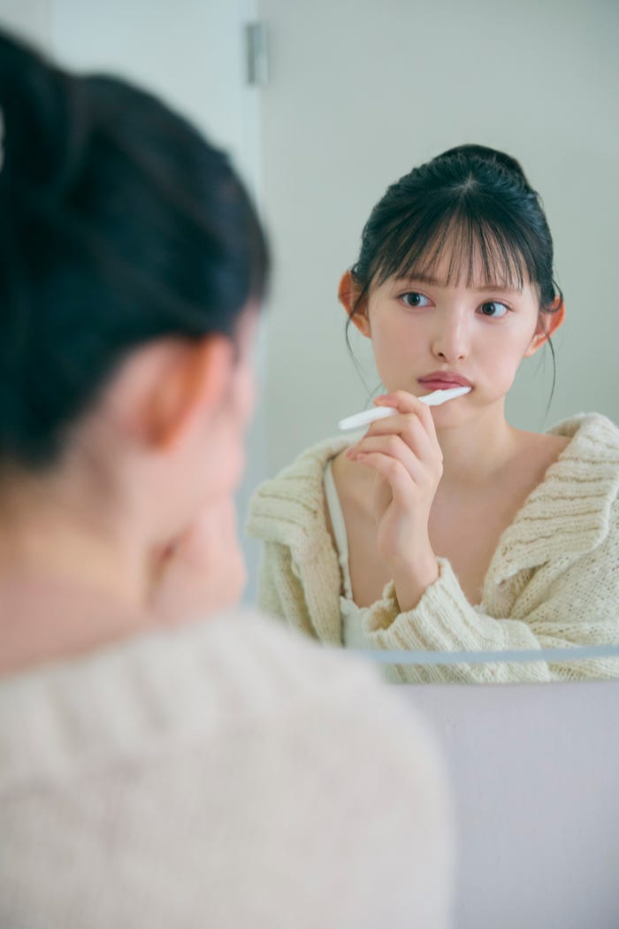 菅田愛貴1st写真集「すのあき」イベント限定版裏表紙(C)SDP