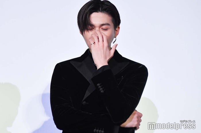 初給料で買ったのはサッカーのスパイクだった八木勇征(C)モデルプレス