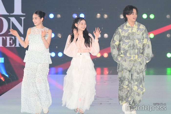 高石あかり、鈴川紗由、木戸大聖(C)モデルプレス