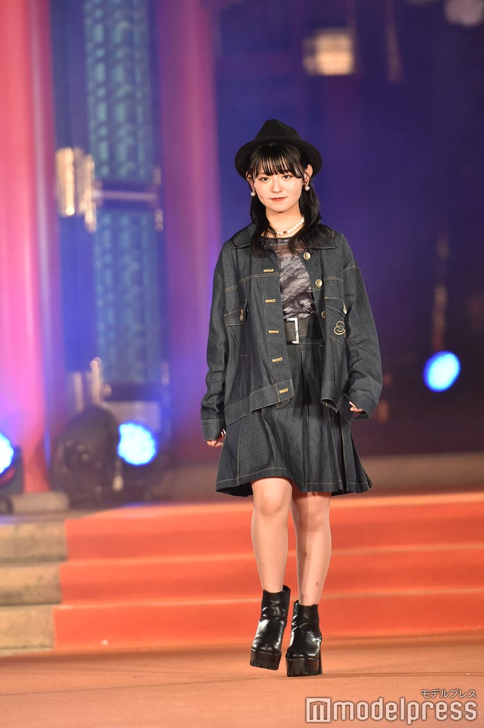 峯吉愛梨沙(C)モデルプレス