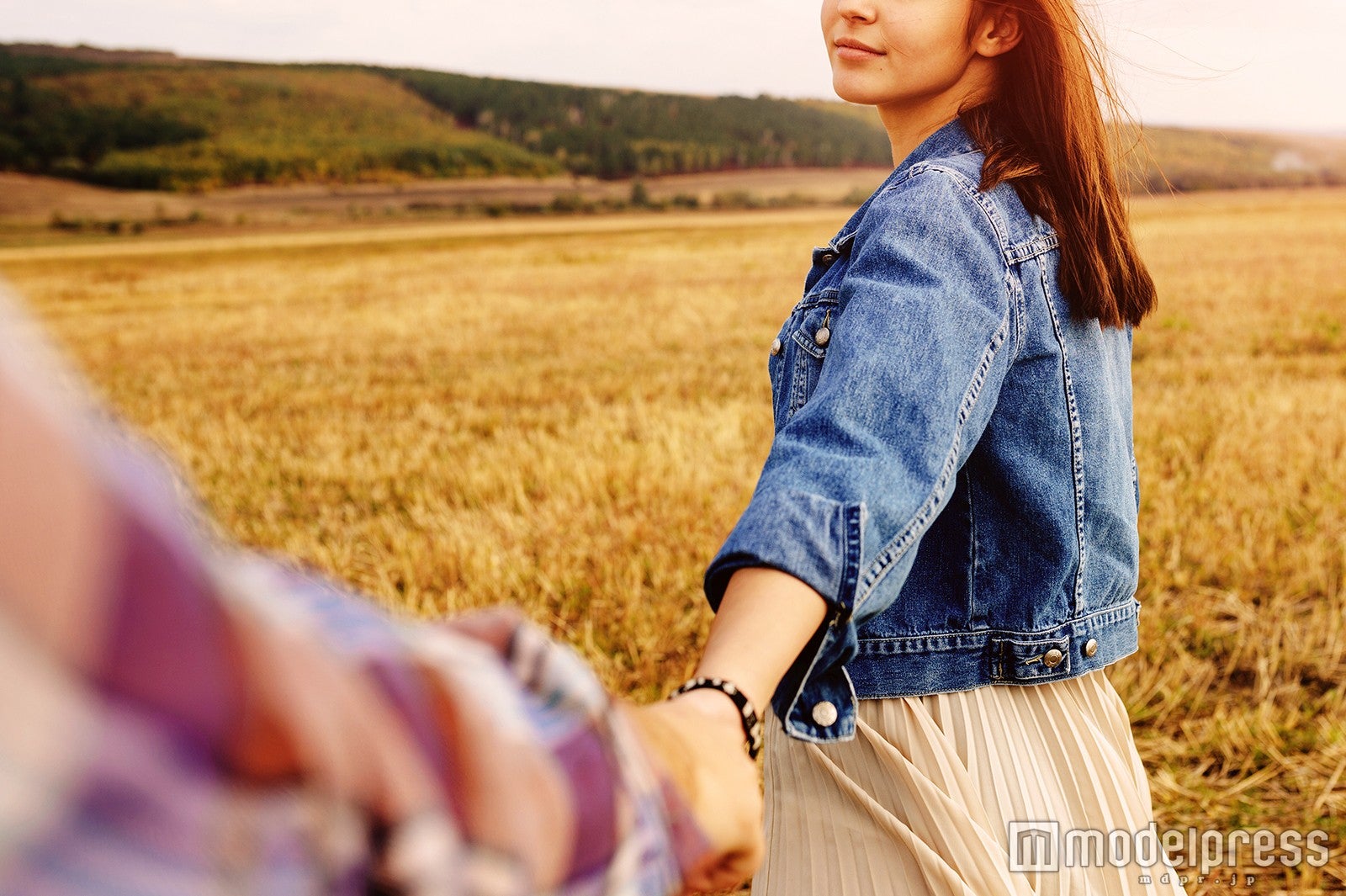 手の繋ぎ方で分かる彼との関係が判明 今週一番読まれたニュースとは？【コラム編TOP5】