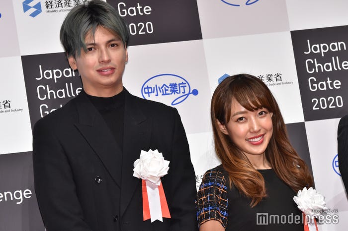 アレクサンダー、川崎希 (C)モデルプレス