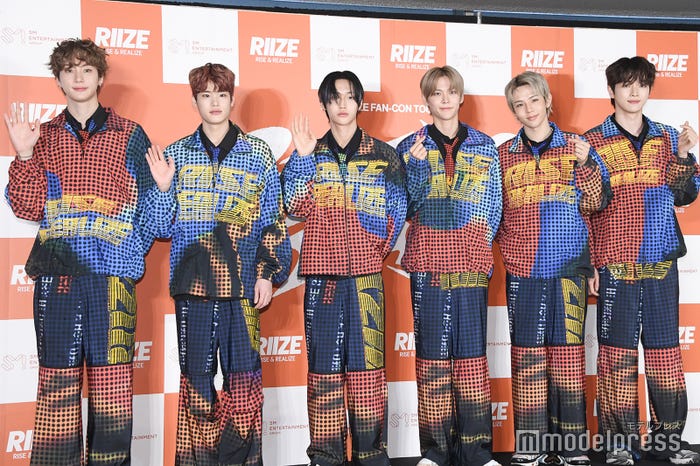 RIIZE(左から)アントン、ソヒ、ウォンビン、ウンソク、ショウタロウ、ソンチャン(C)モデルプレス